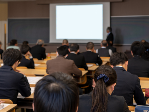 大学での社会人講義のイメージ